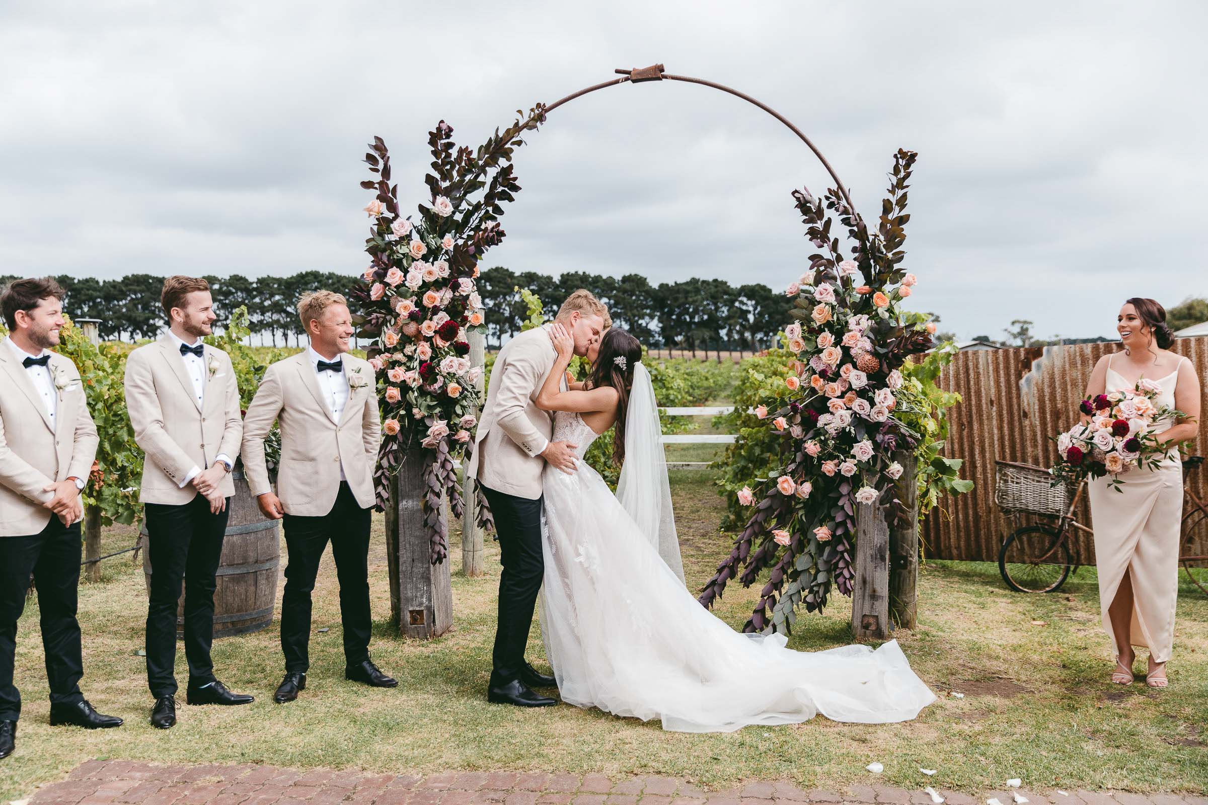 MEGREADPHOTOGRAPHY_GEELONG_WEDDINGS